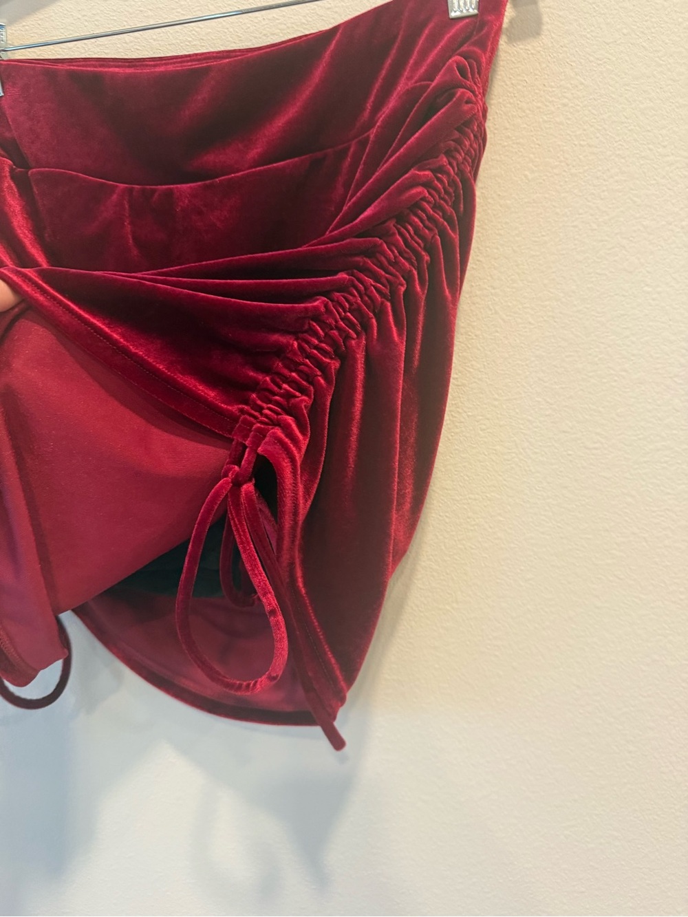 HALARA Red Velvet Ruched Mini Skirt - Picture 7 of 8
